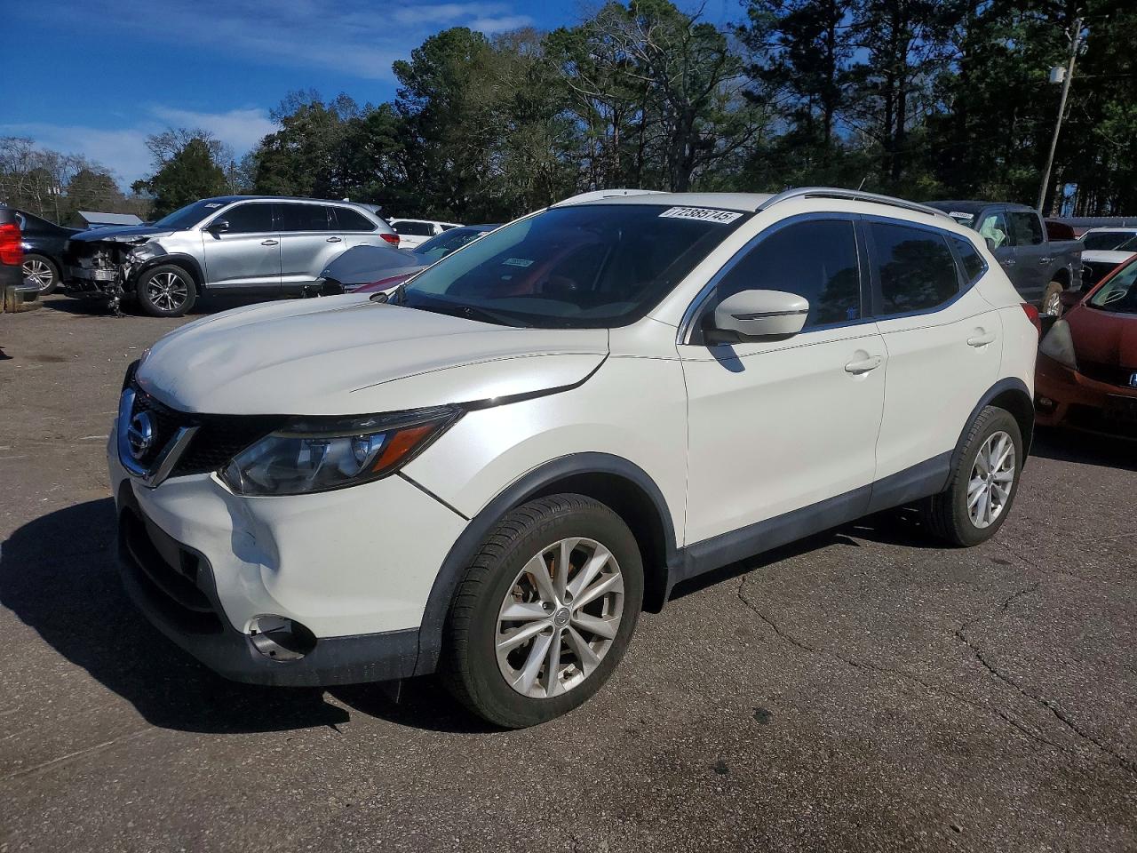 Salvage Nissan Rogue Image