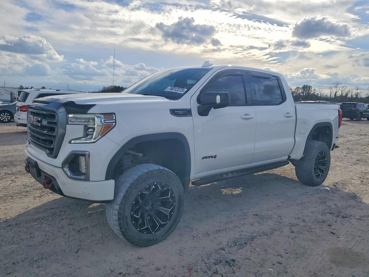 Salvage GMC Sierra Image