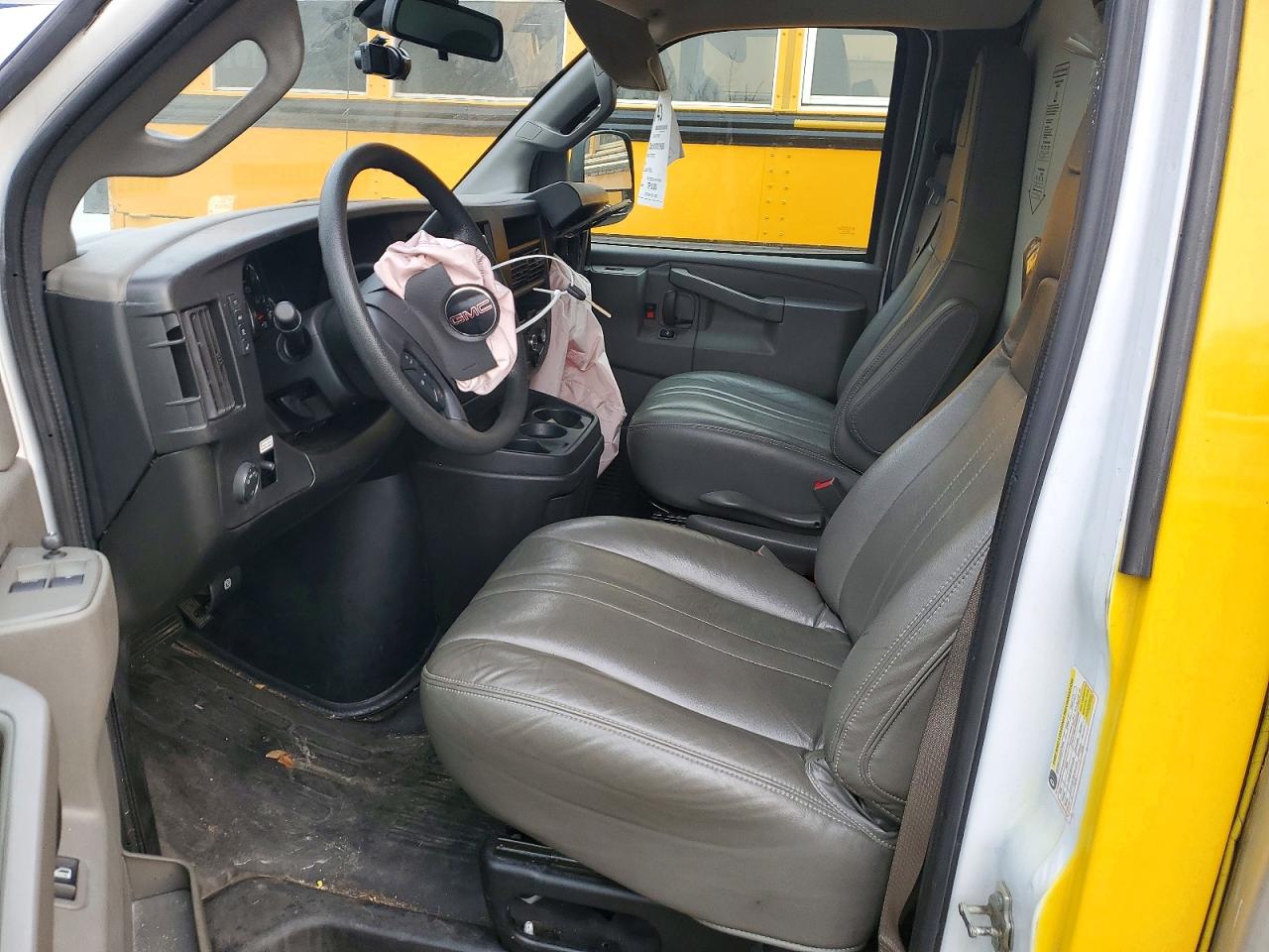 GMC Savana Cutaway G4500