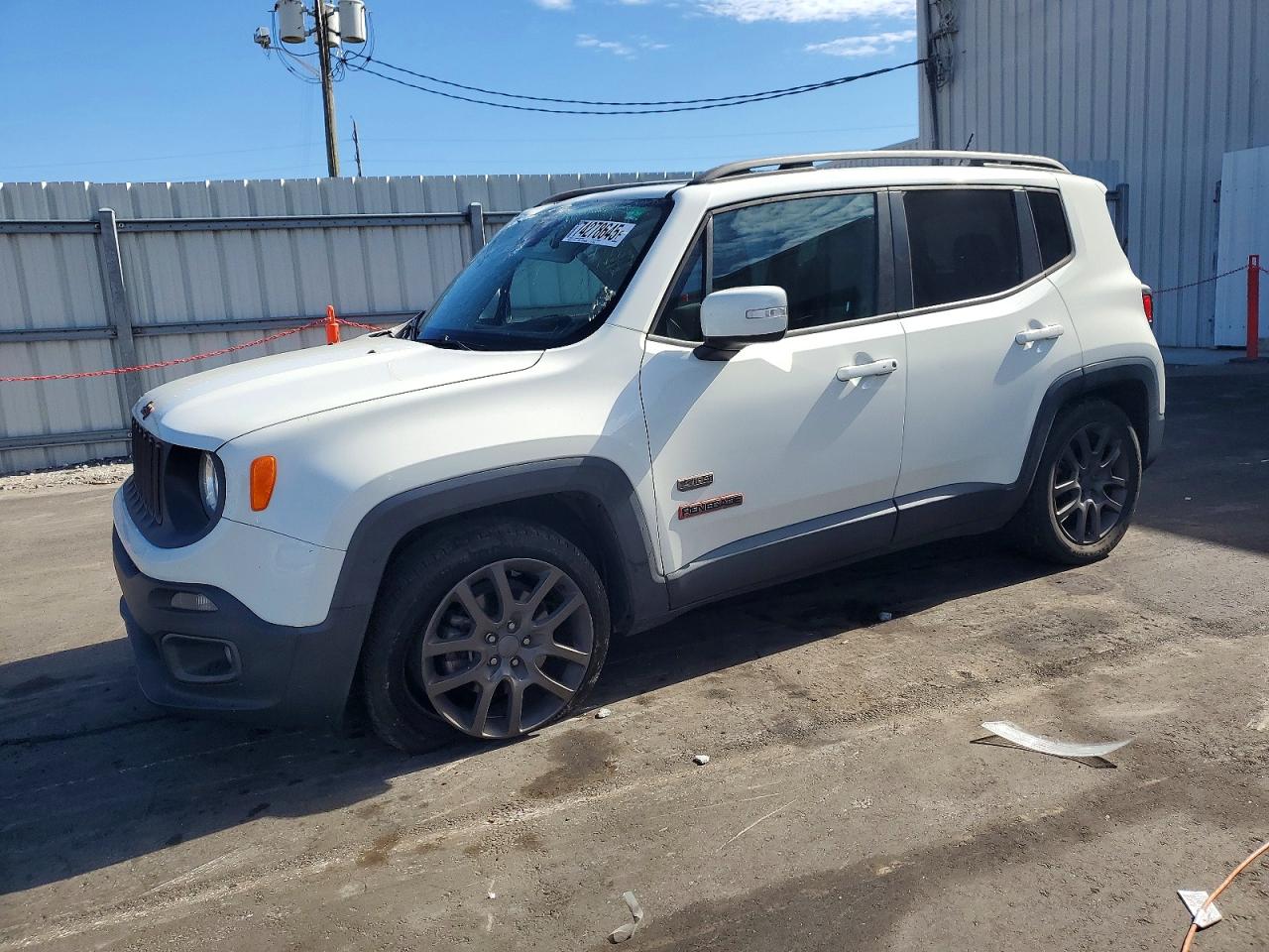 Salvage Jeep Renegade Image
