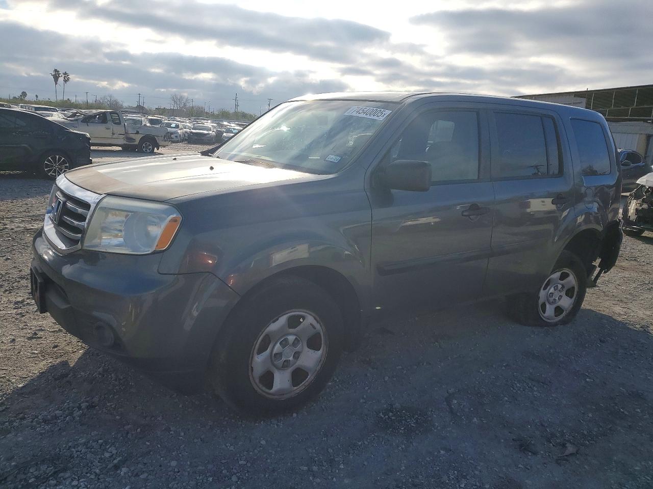 Salvage Honda Pilot Image