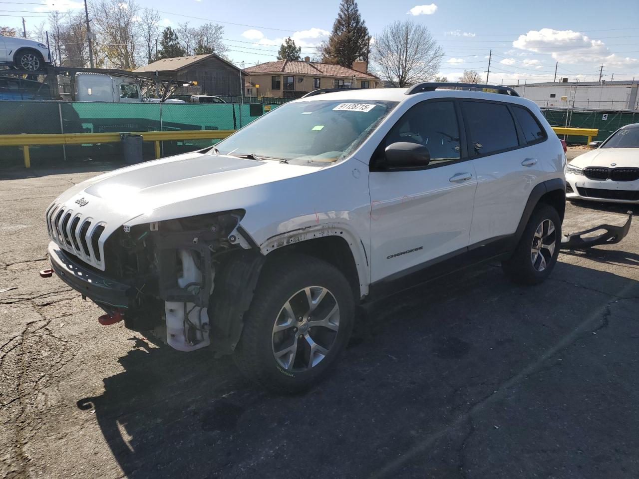 Salvage Jeep Cherokee Image