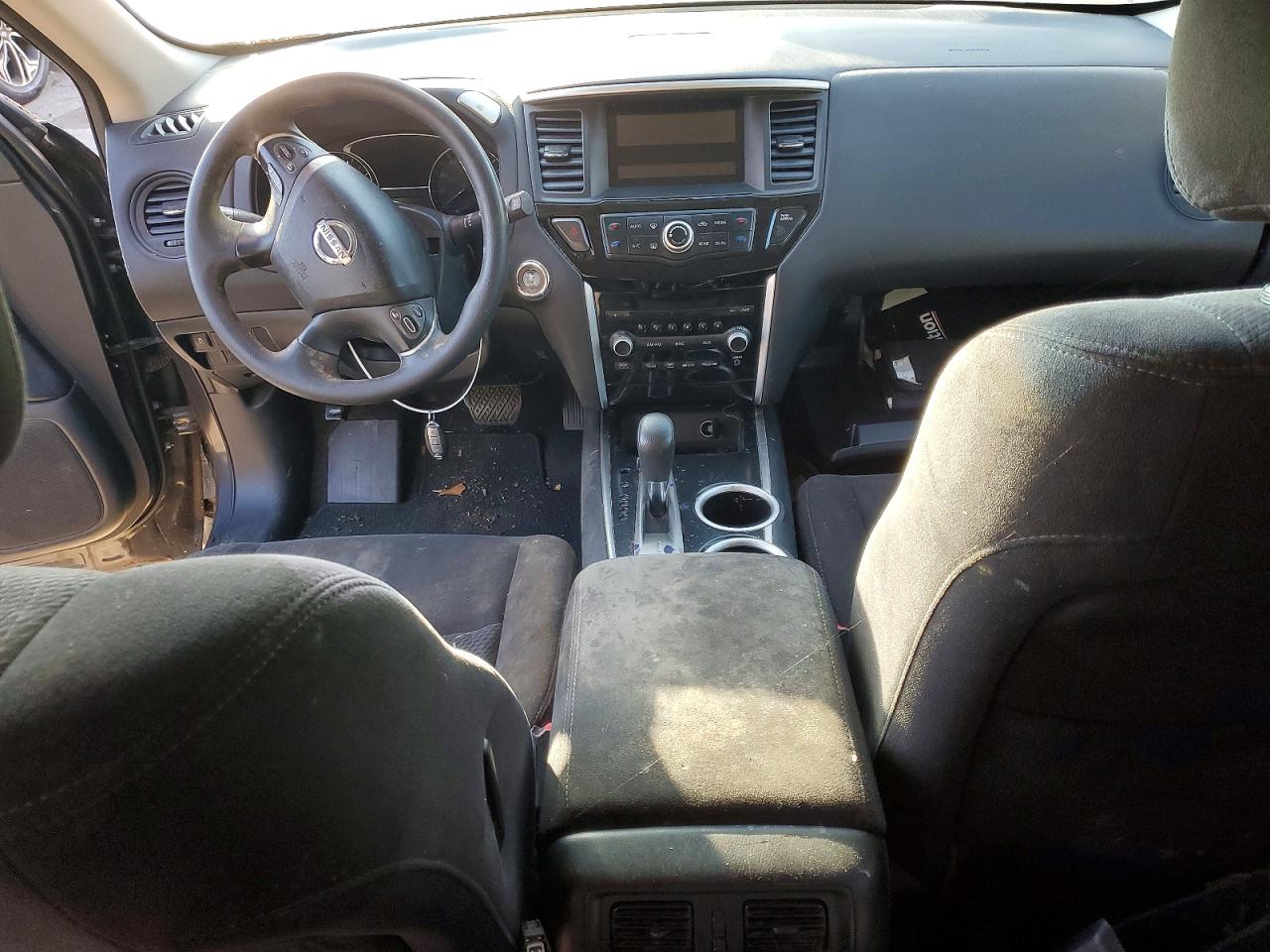 Nissan Pathfinder S