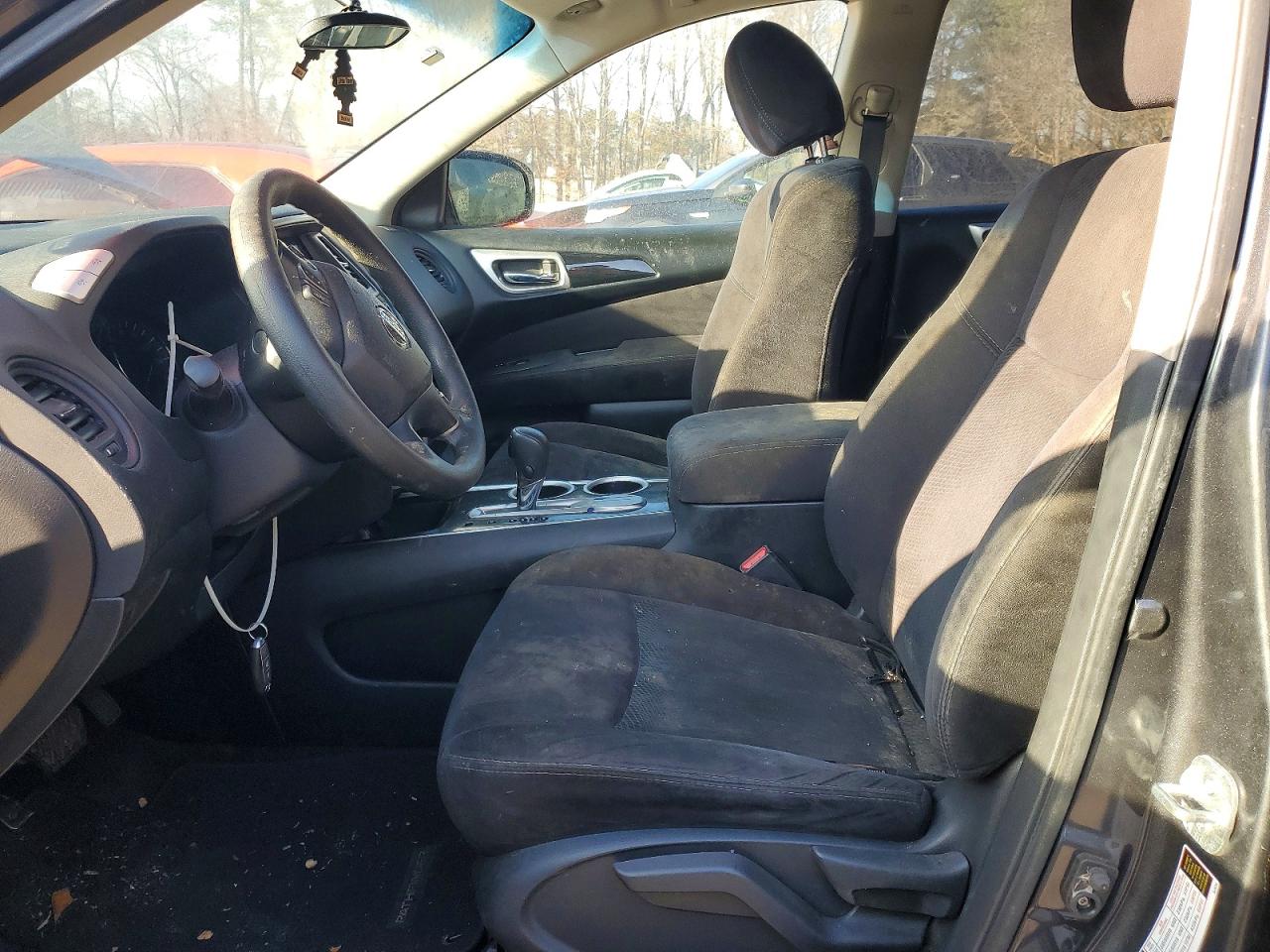 Nissan Pathfinder S