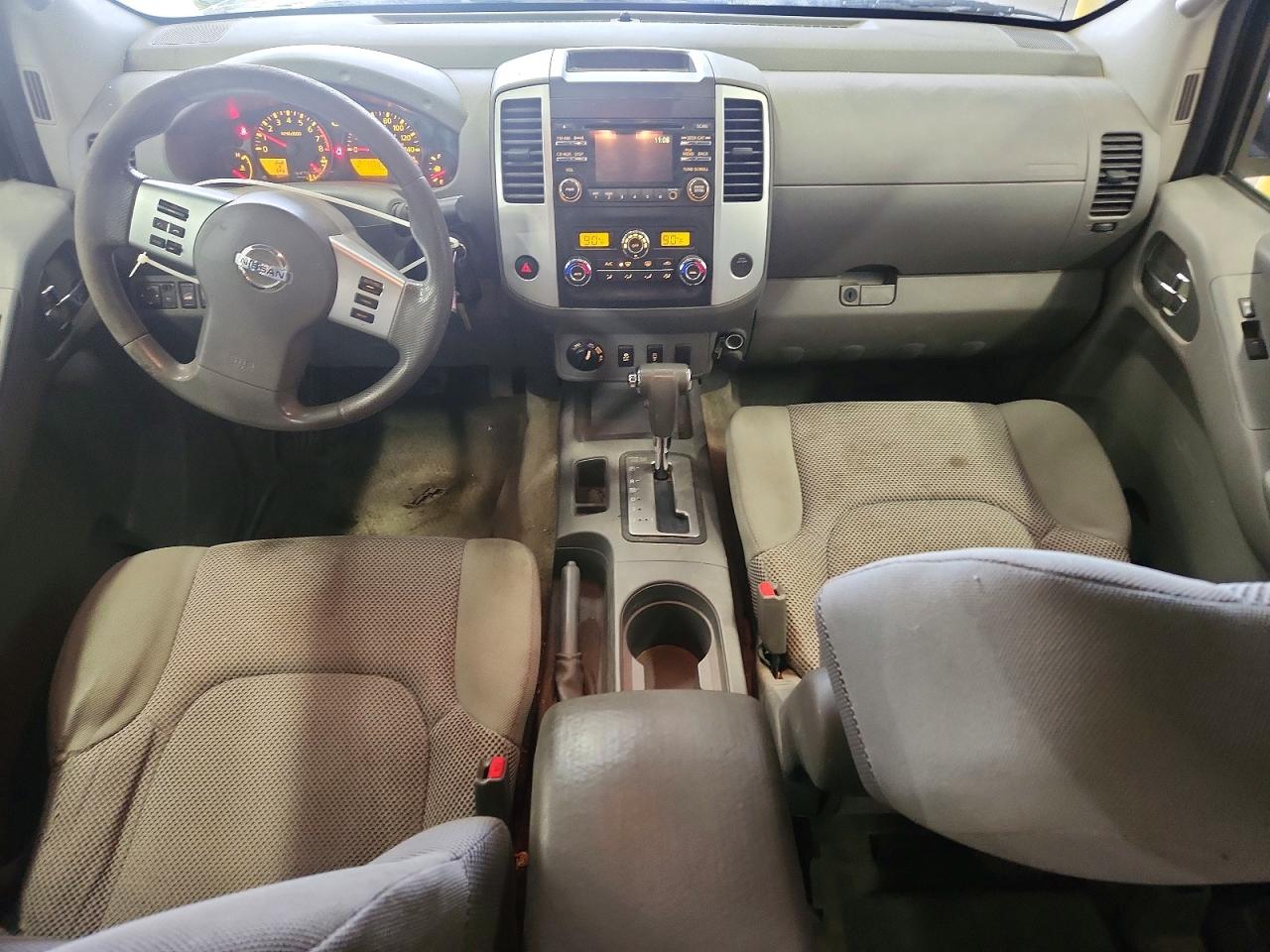 Nissan Frontier Sv