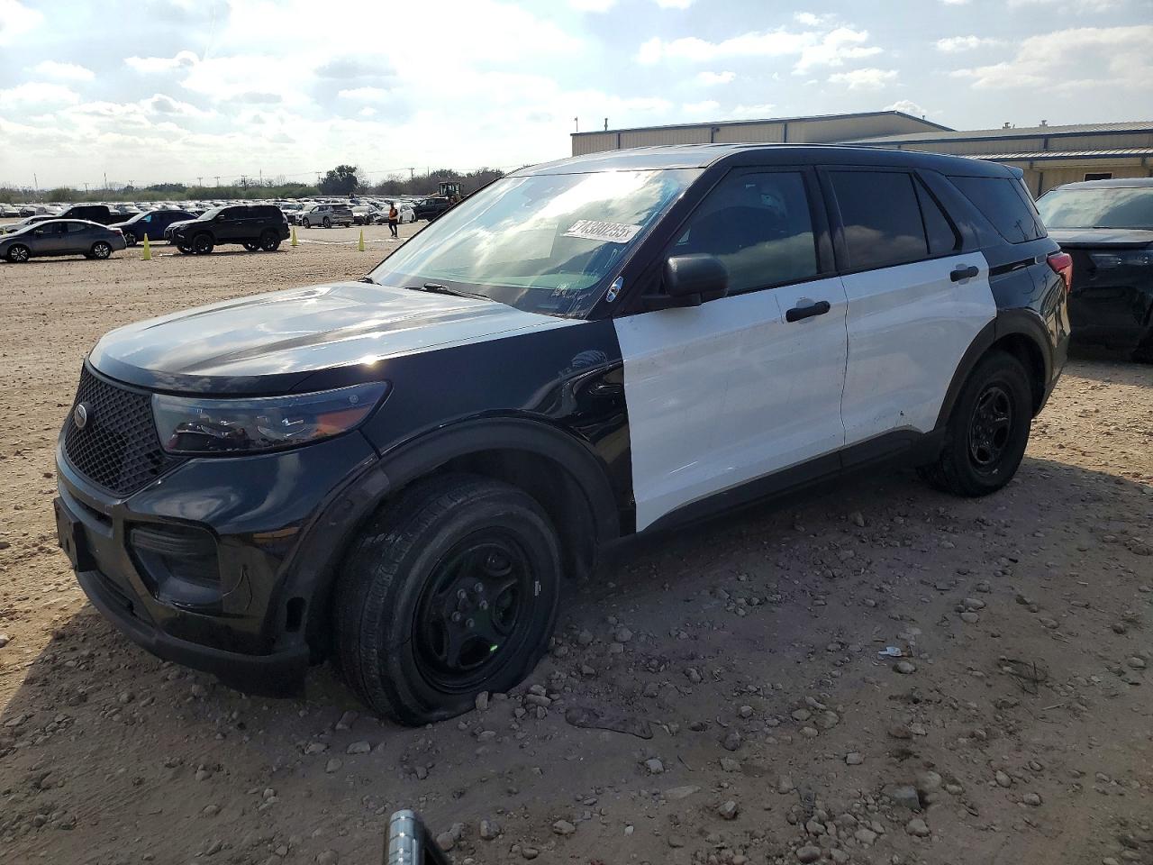 Salvage Ford Explorer Image