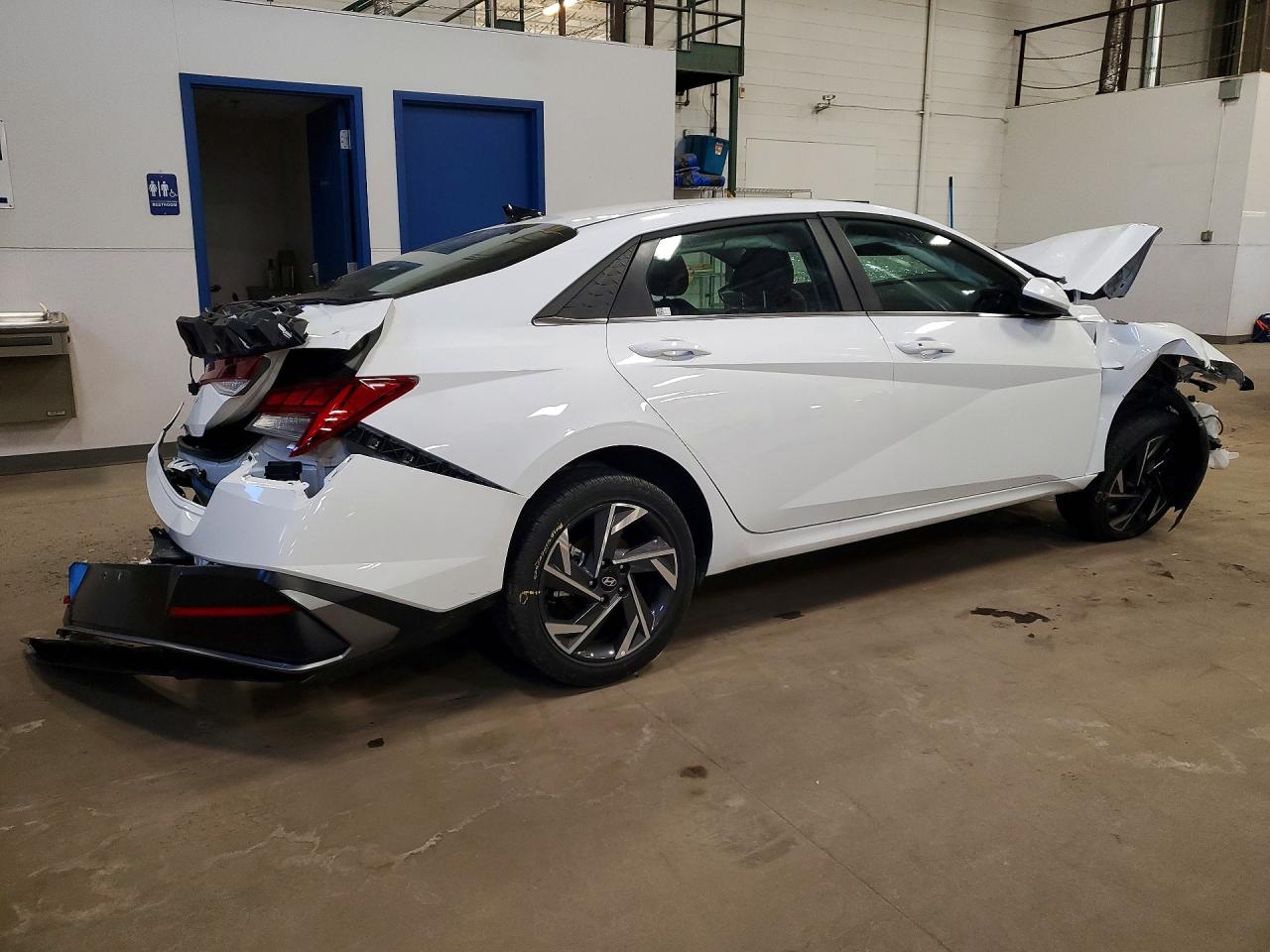 Hyundai ELANTRA Sel