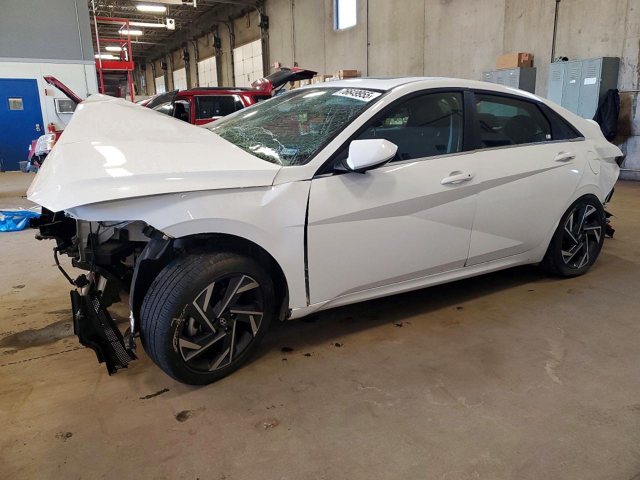 Salvage Hyundai ELANTRA Image