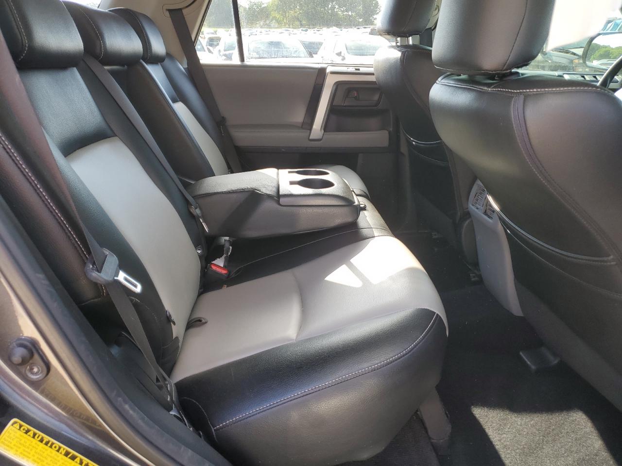 Toyota 4Runner Sr5