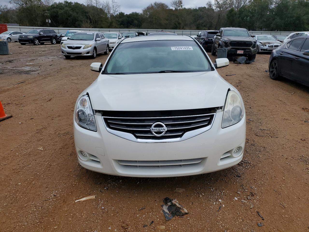 Nissan Altima Base