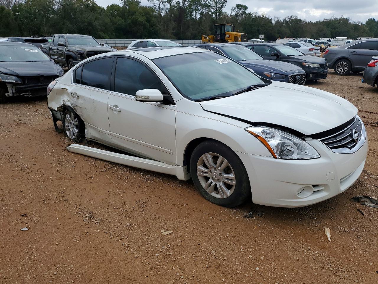 Nissan Altima Base