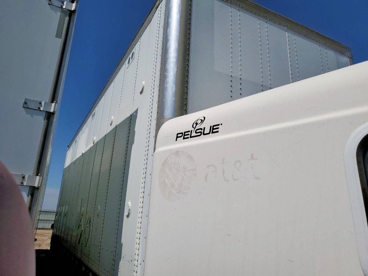 Salvage Wabash Dry Van Tr Image