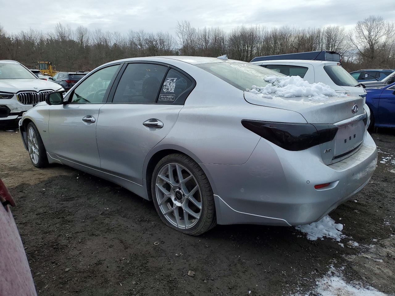 INFINITI Q50 Premium