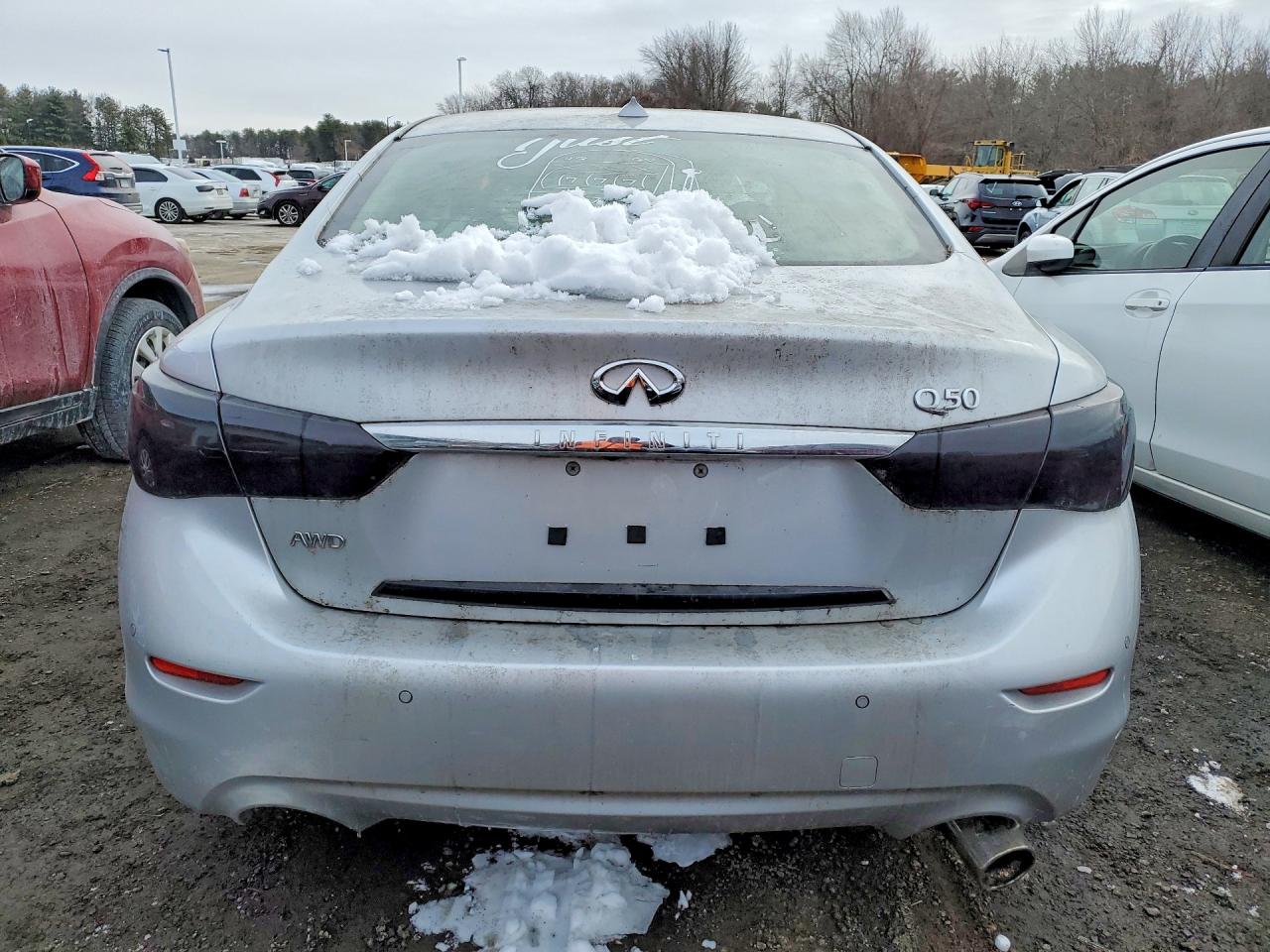 INFINITI Q50 Premium