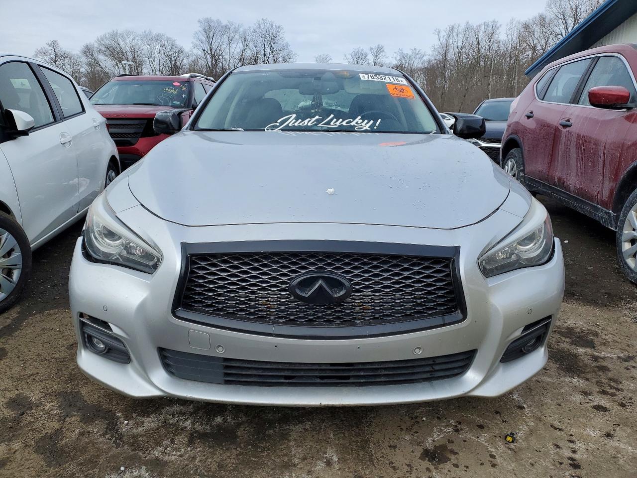 INFINITI Q50 Premium