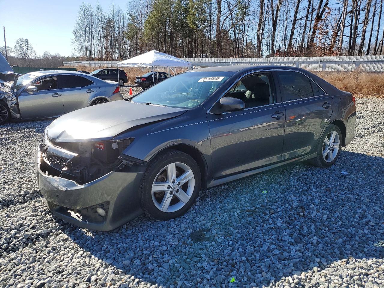 Salvage Toyota Camry Image