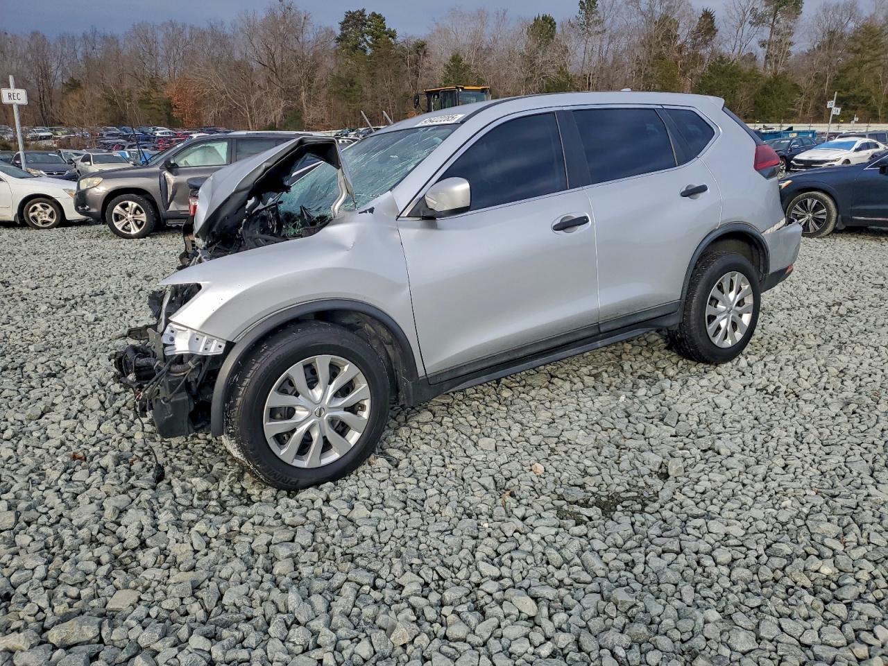 Salvage Nissan Rogue Image