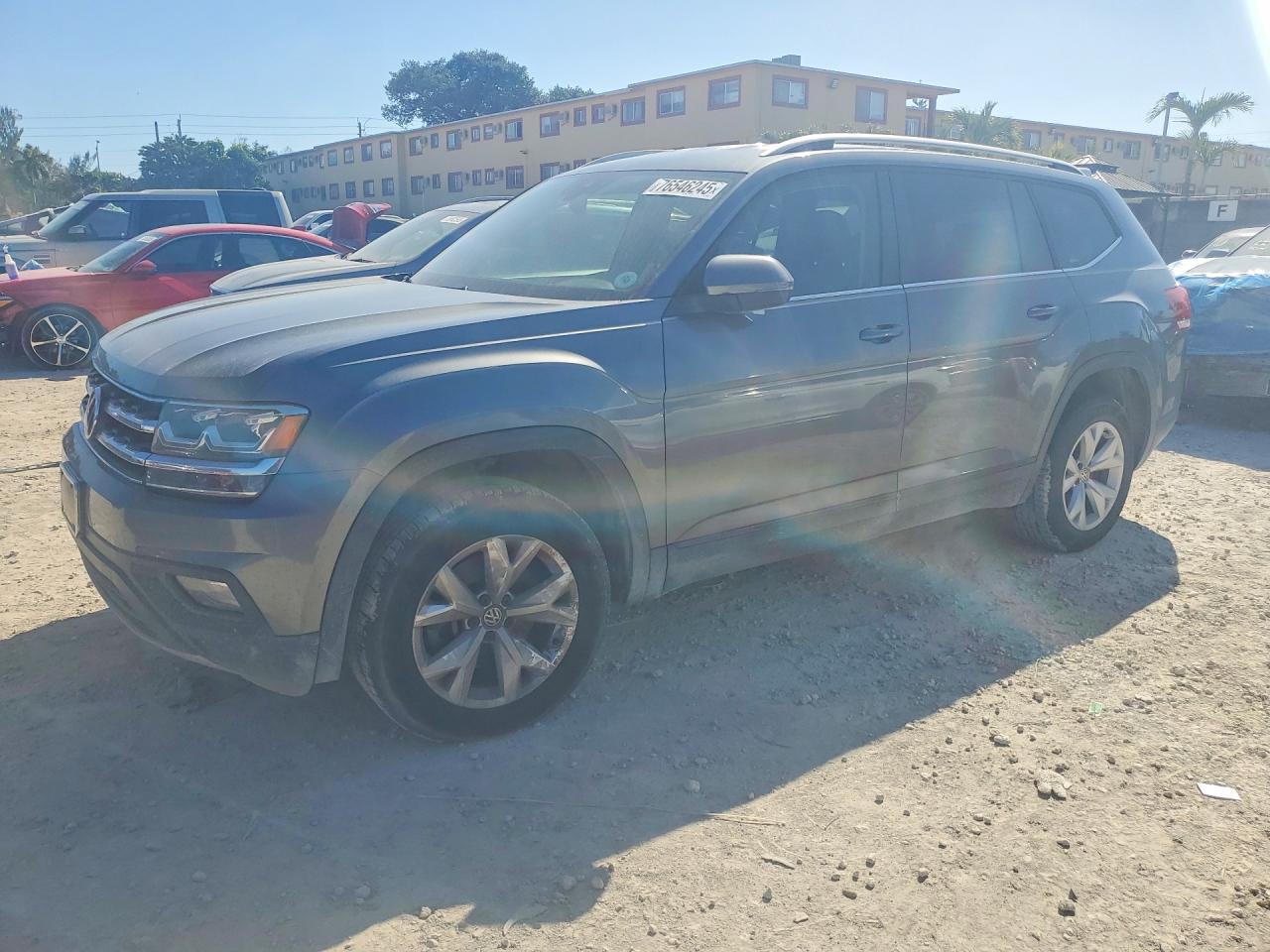 Salvage Volkswagen Atlas Image