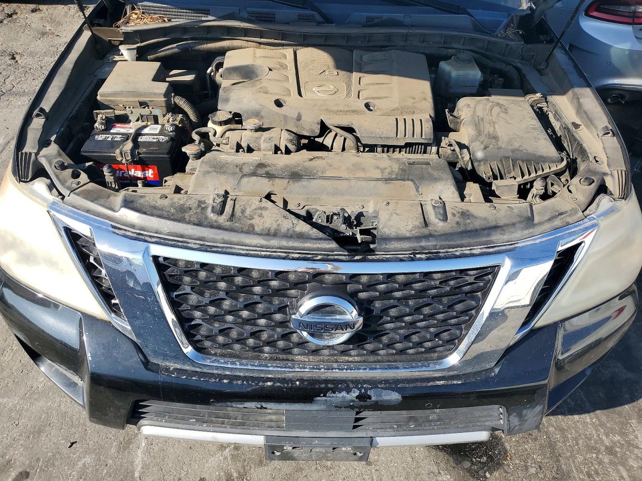 Nissan Armada Sv
