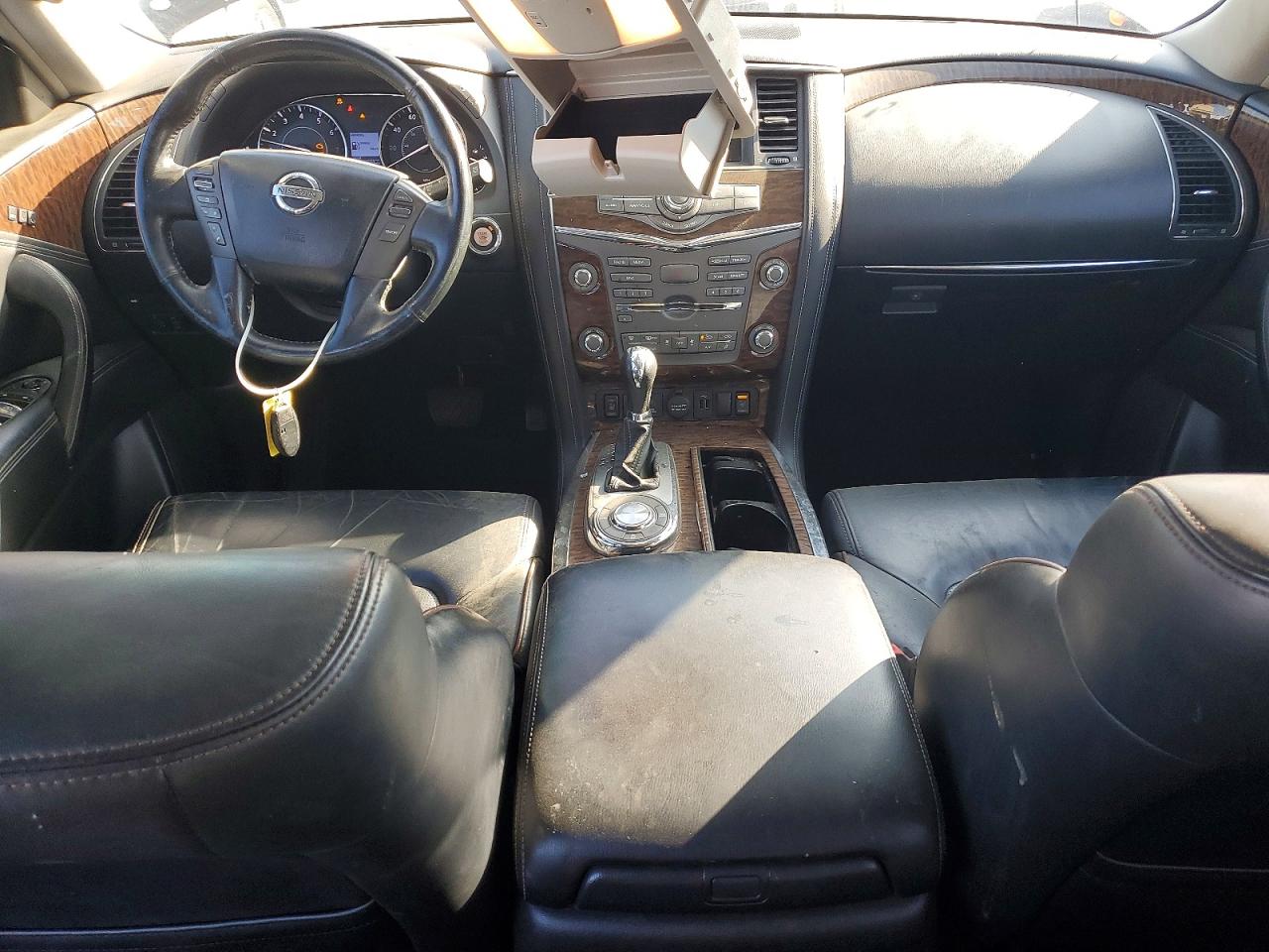Nissan Armada Sv