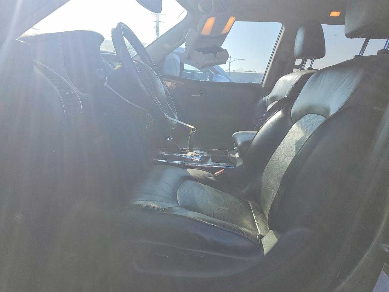 Nissan Armada Sv