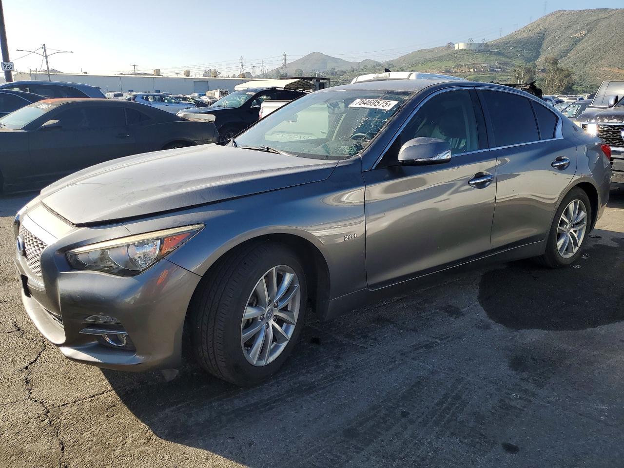 Salvage INFINITI Q50 Image