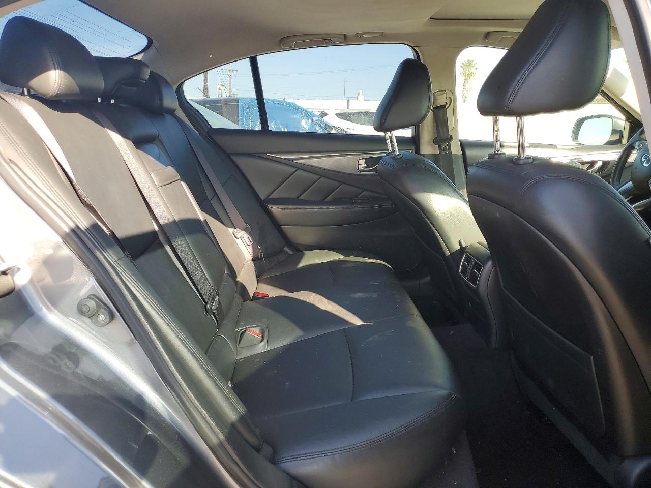 INFINITI Q50 Base