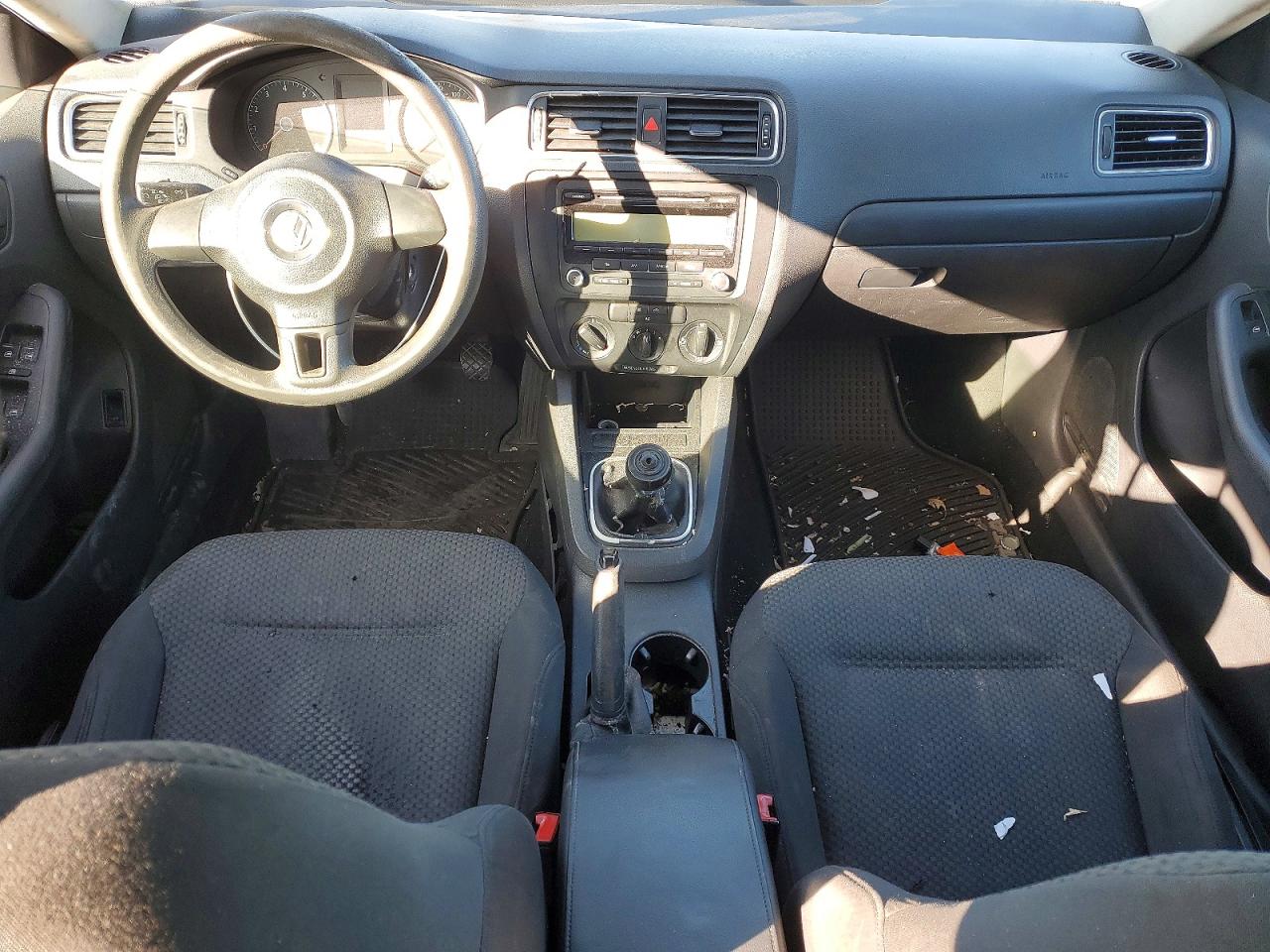 Volkswagen Jetta Base