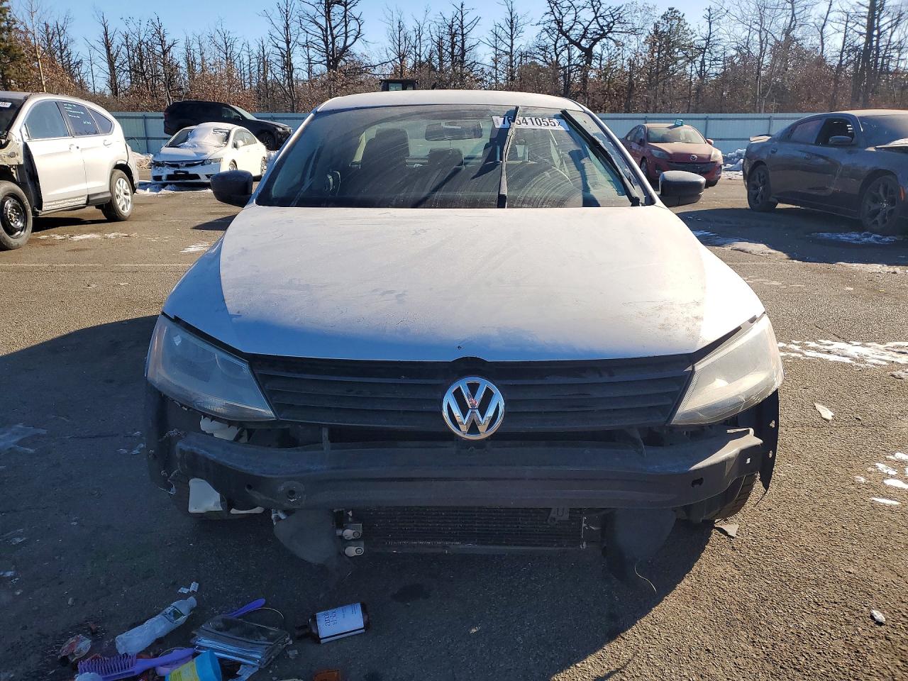 Volkswagen Jetta Base