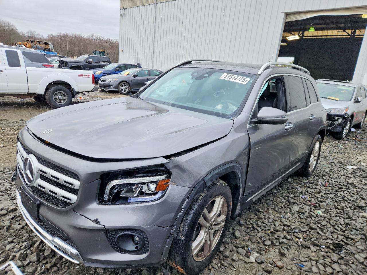 Salvage Mercedes-Benz GLB Image