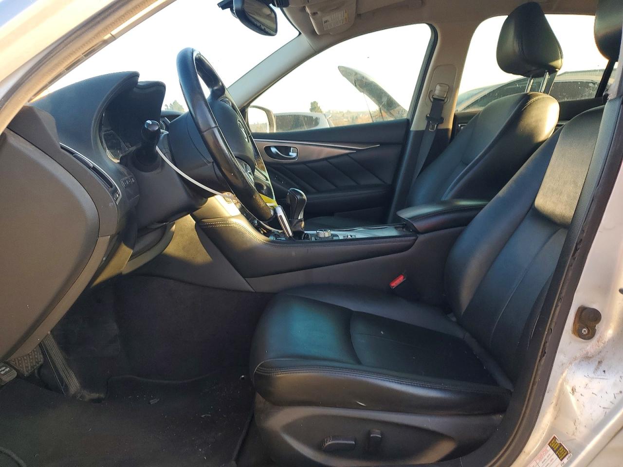 INFINITI Q50 Base