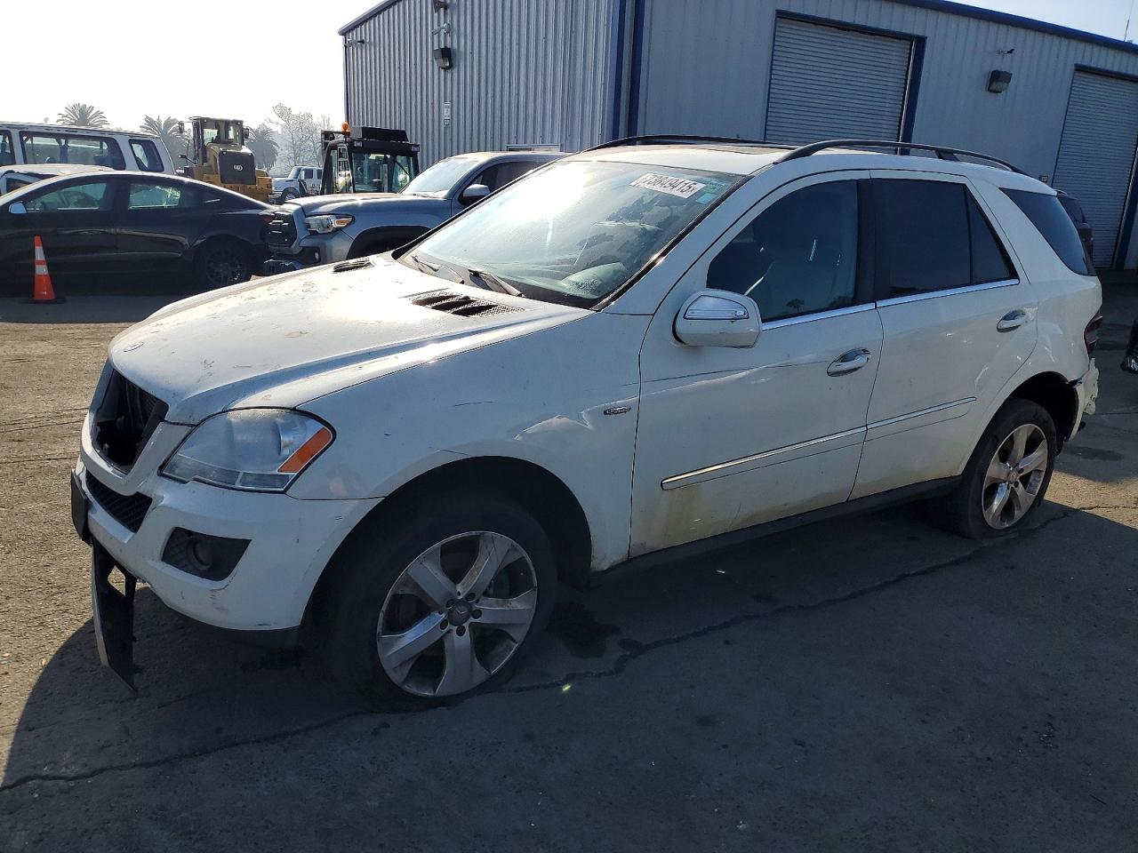 Salvage Mercedes-Benz M-Class Image