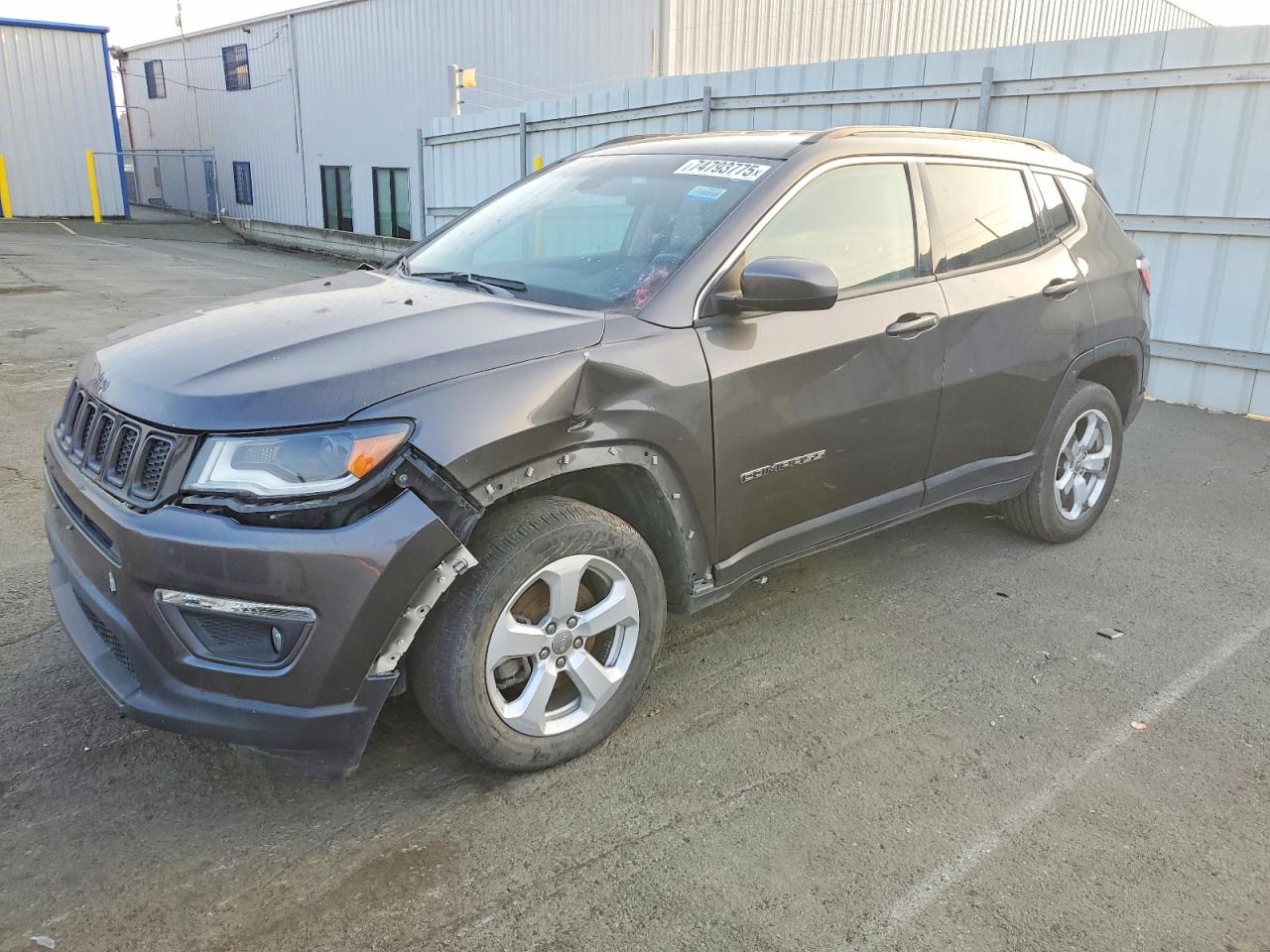 Salvage Jeep Compass Image