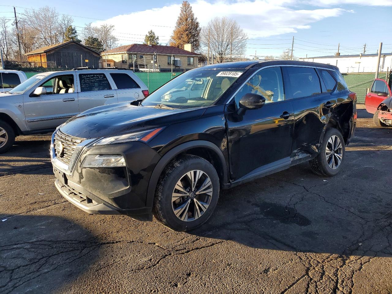 Salvage Nissan Rogue Image