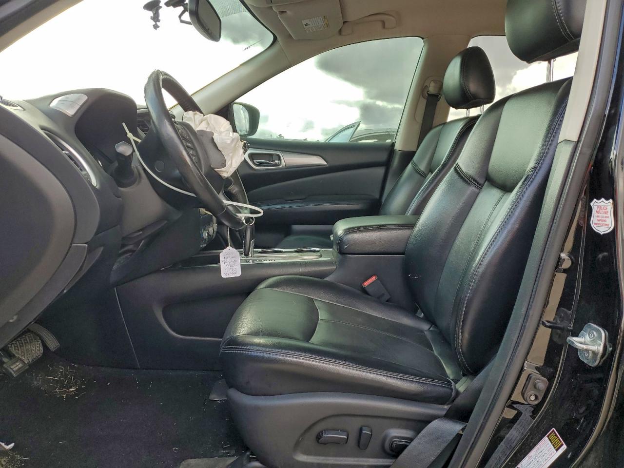 Nissan Pathfinder S