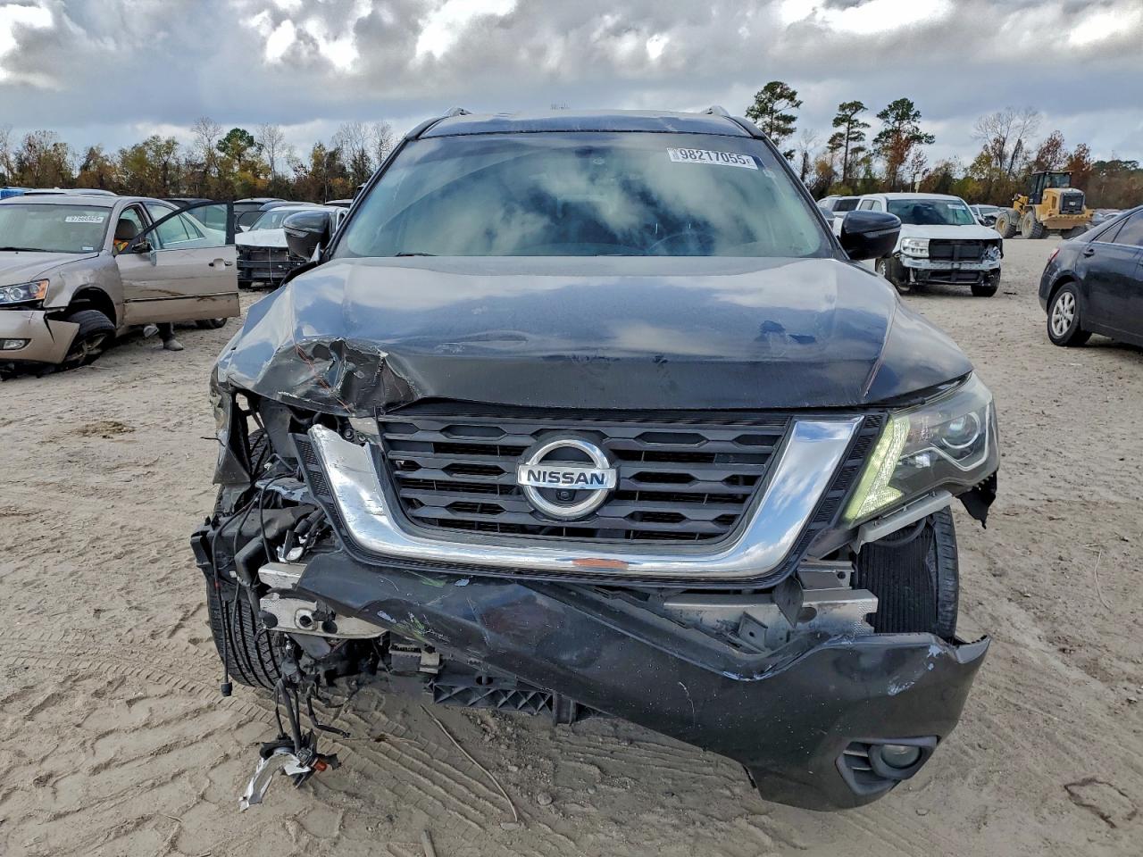 Nissan Pathfinder S