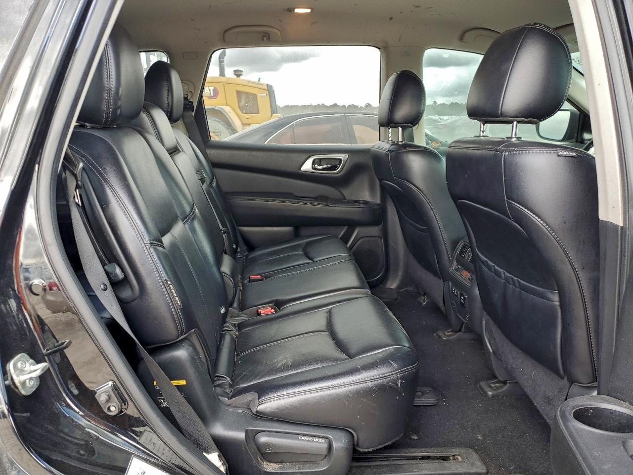 Nissan Pathfinder S