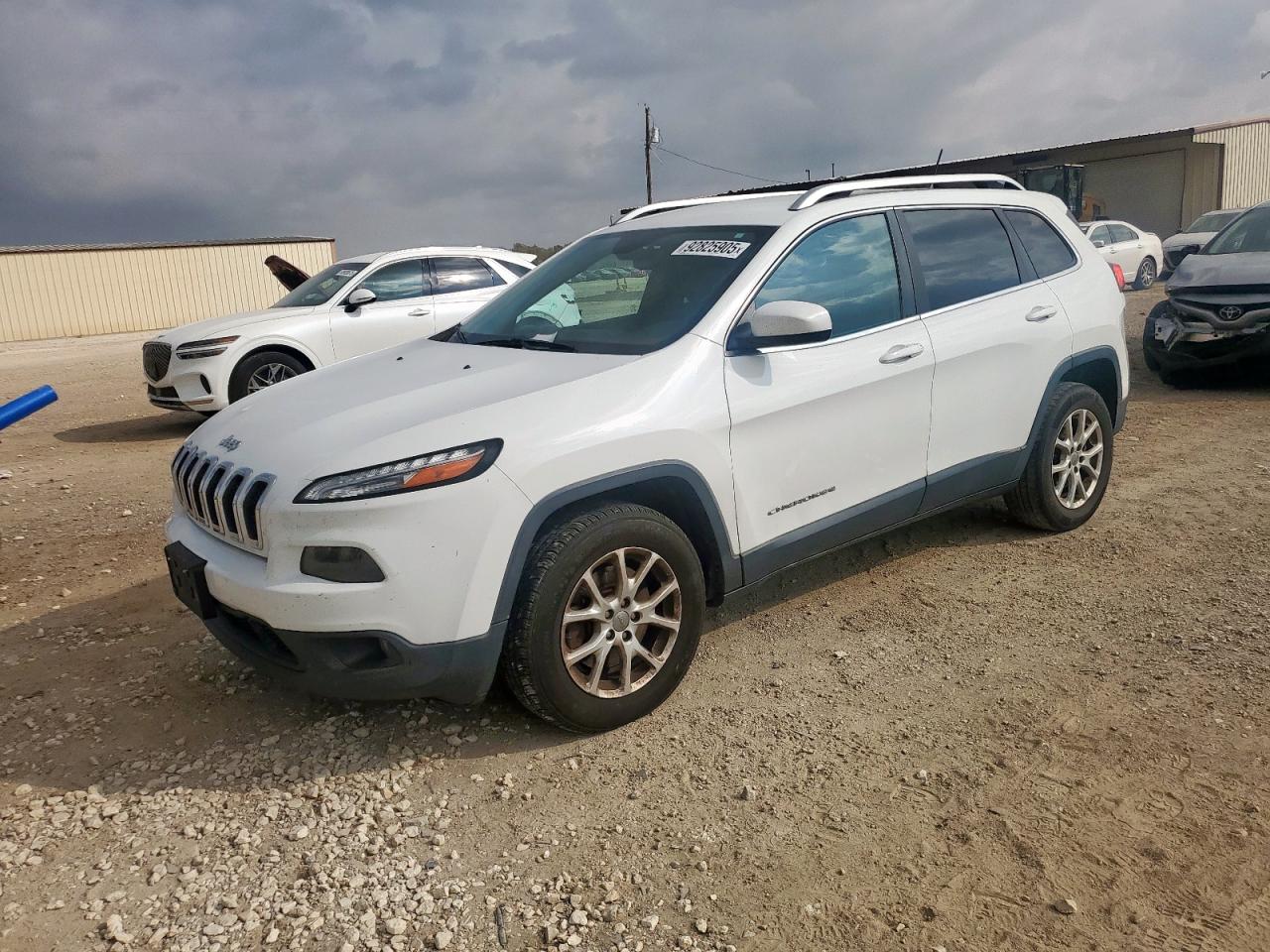 Salvage Jeep Grand Cherokee Image
