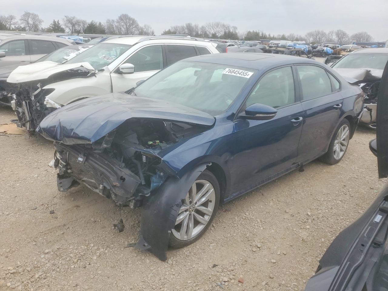 Salvage Volkswagen Passat Image