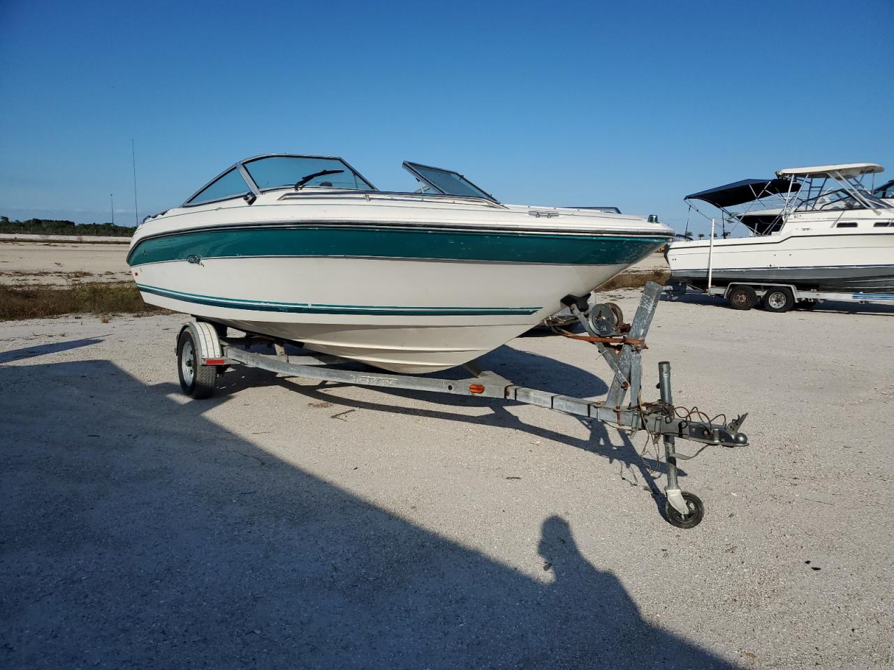 Salvage Sea Ray Boat Image