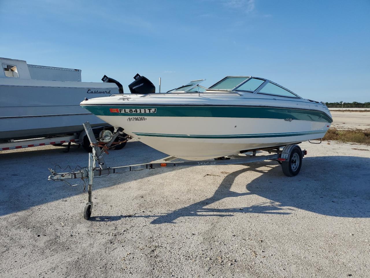 Sea Ray Boat