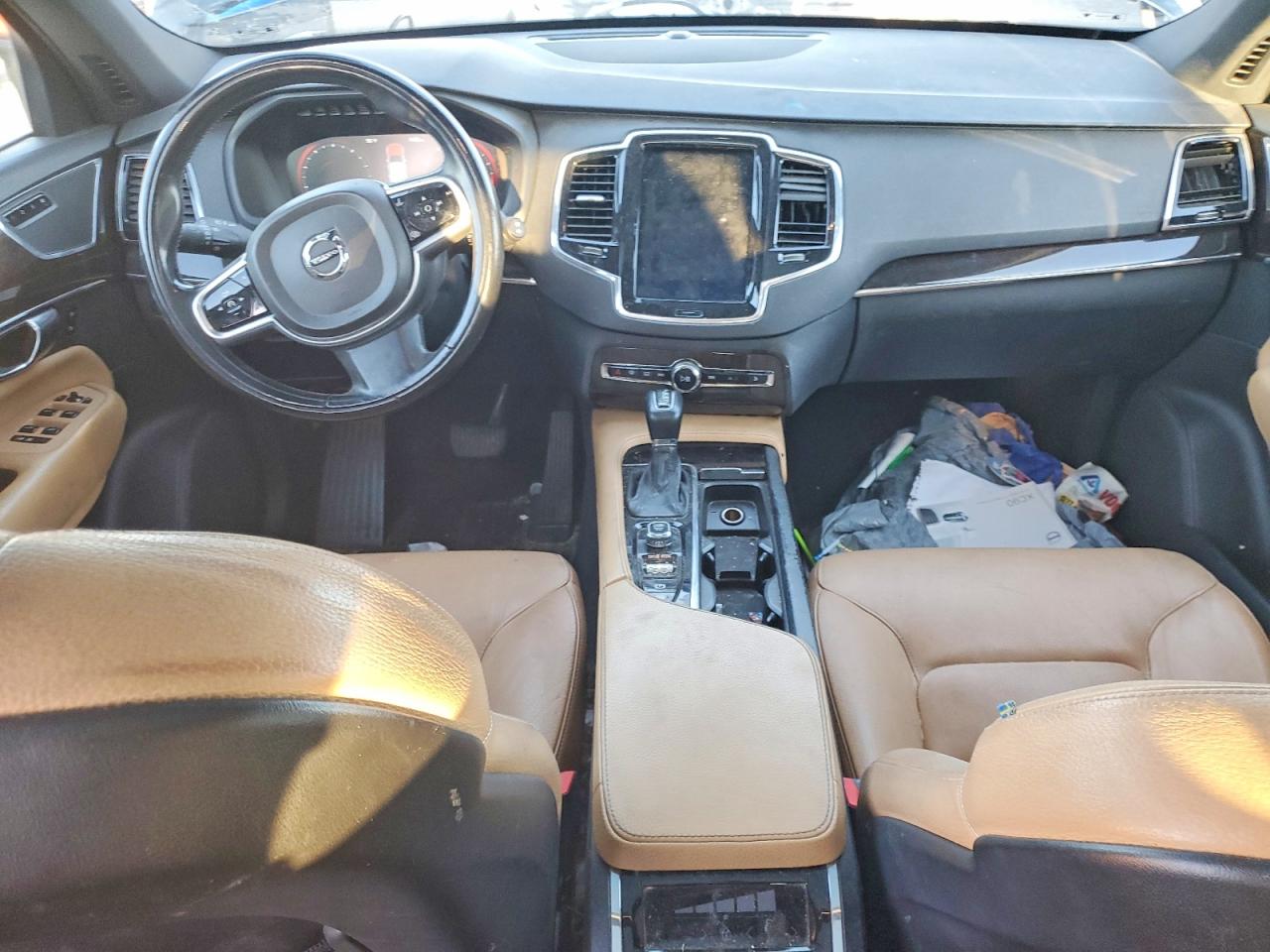 Volvo XC90 T6