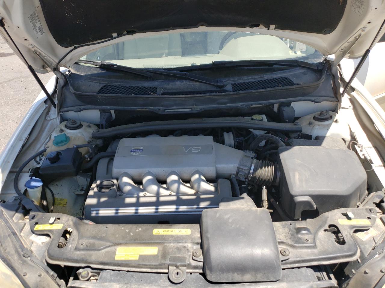 Volvo XC90 V8