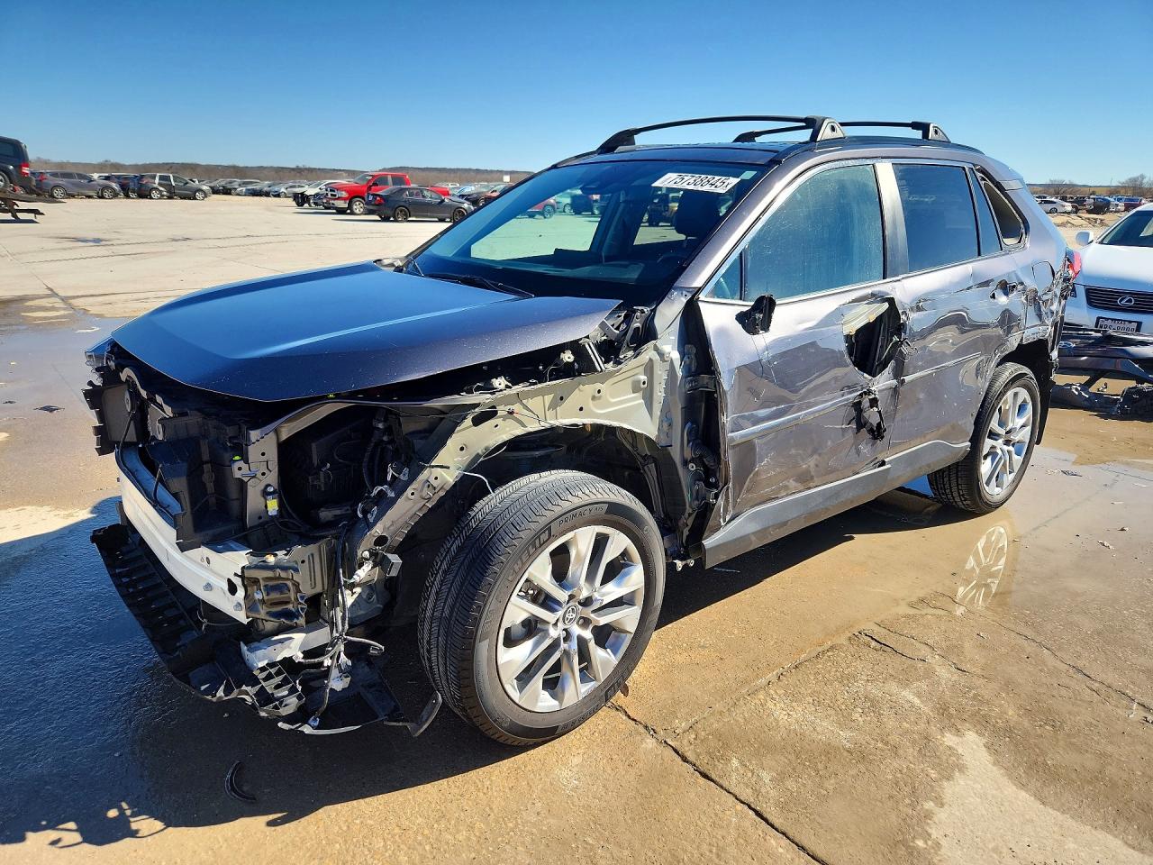 Salvage Toyota RAV4 Image