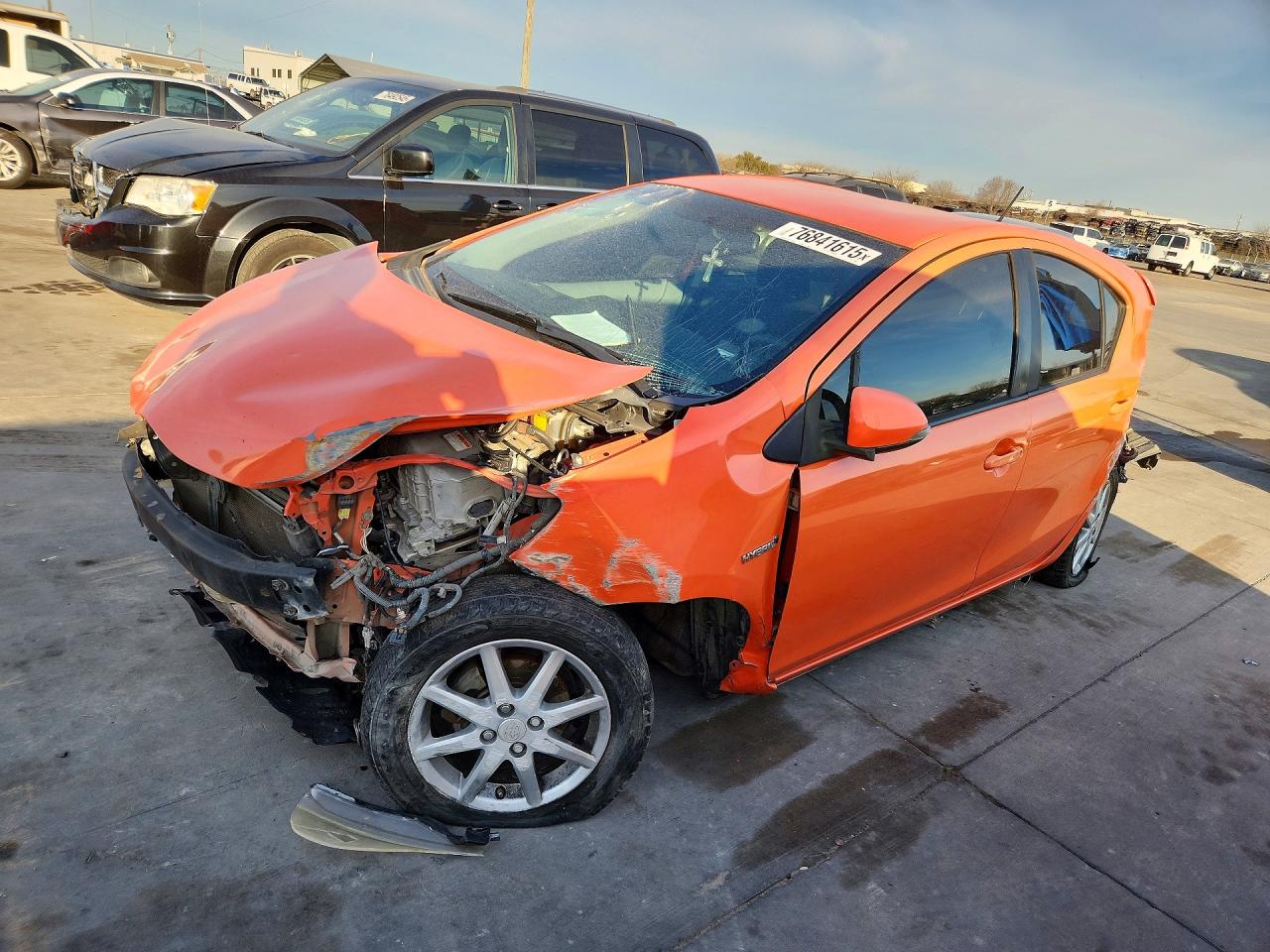 Salvage Toyota Prius Image