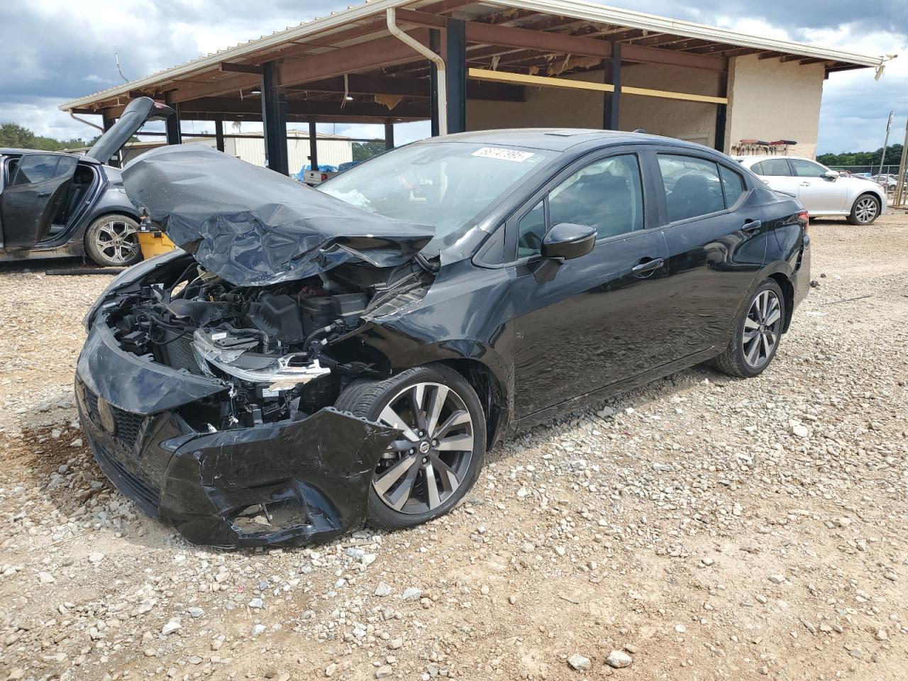 Salvage Nissan Versa Image