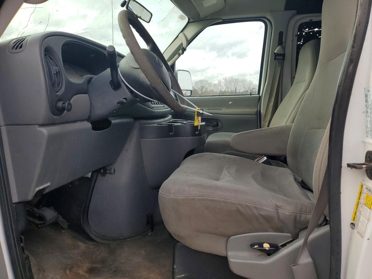 Ford Econoline E250 Van