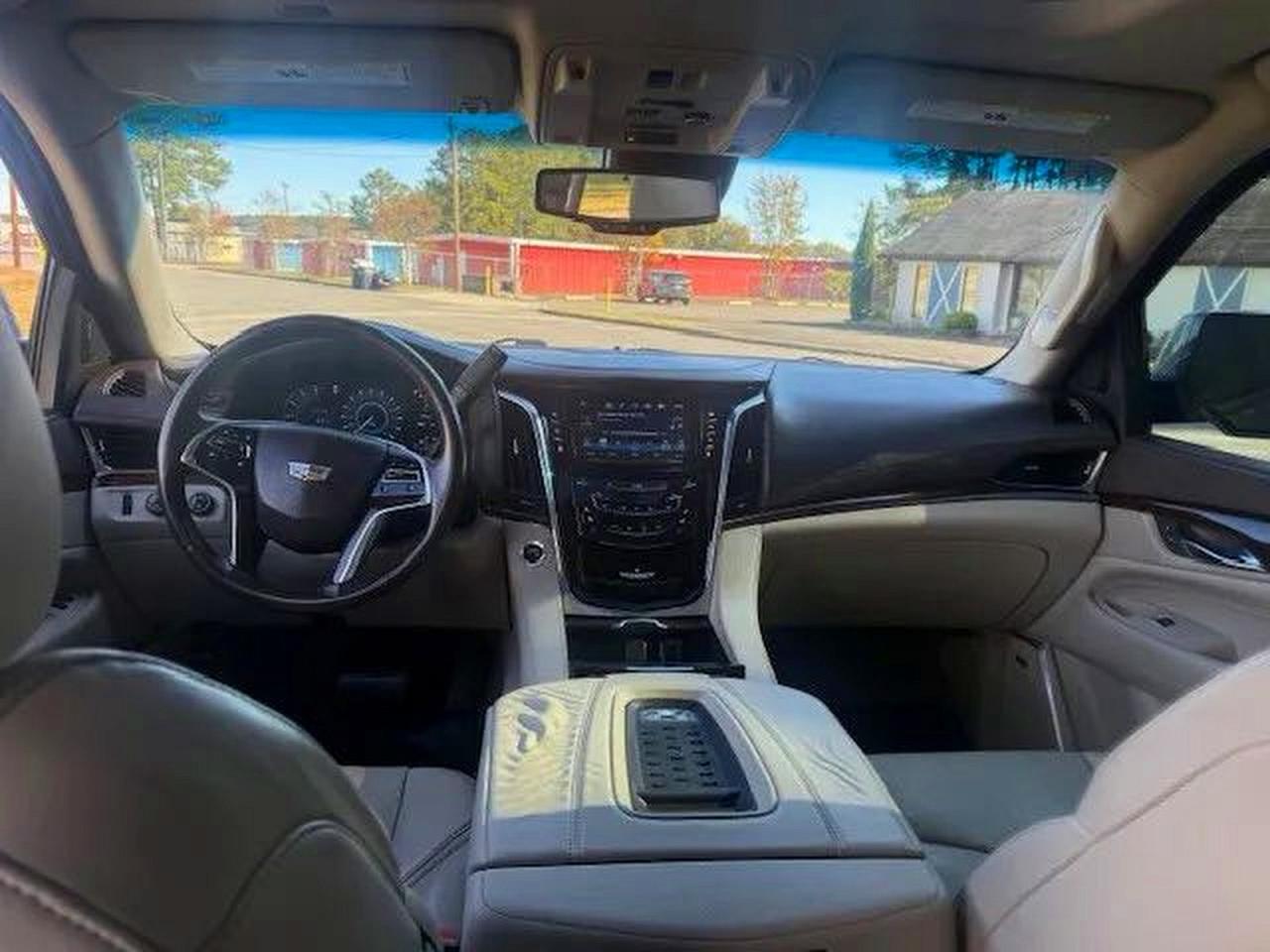 Cadillac Escalade Luxury
