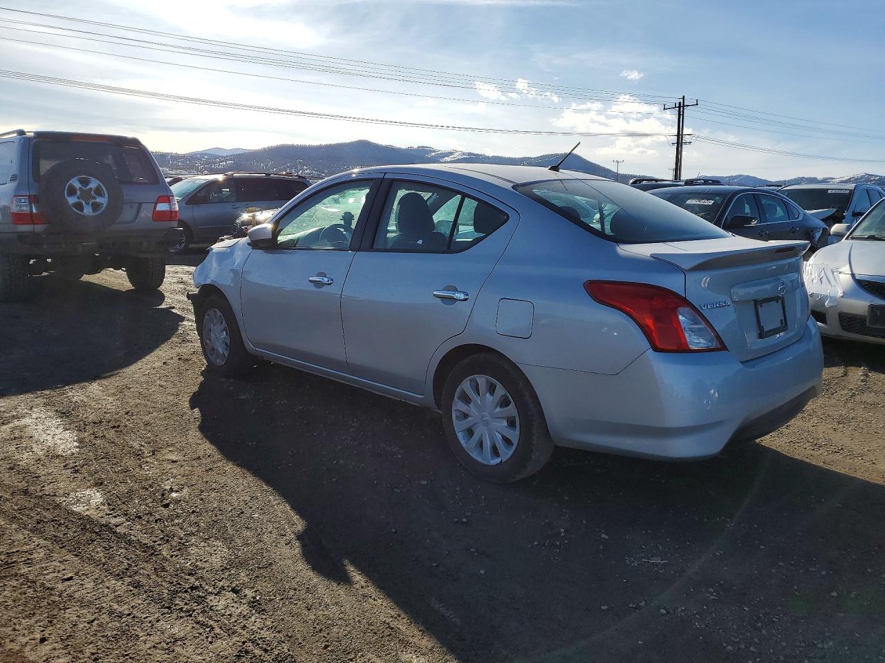 Nissan Versa S