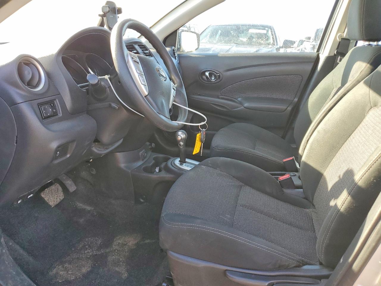 Nissan Versa S